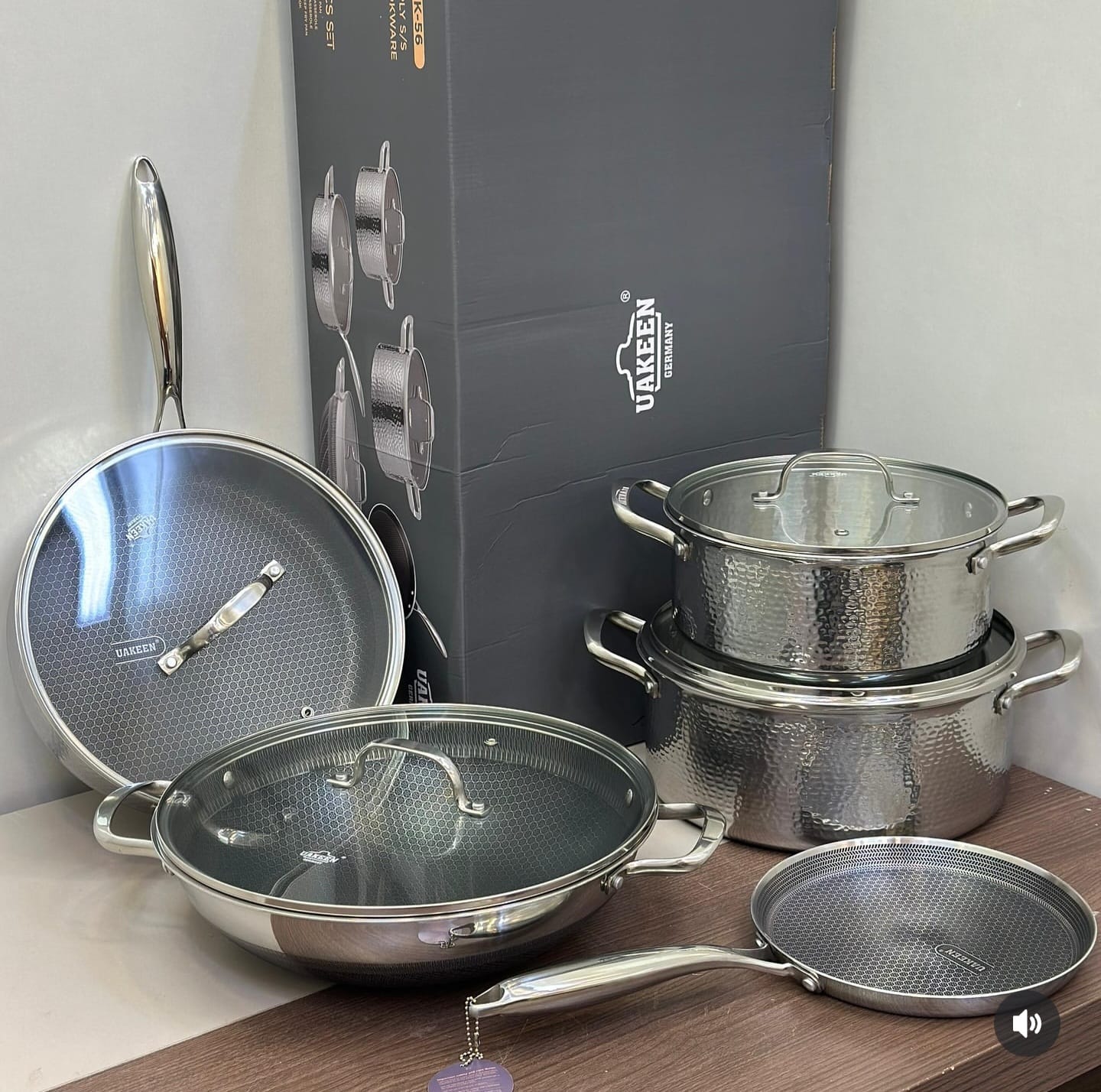 Stainless steel cookware