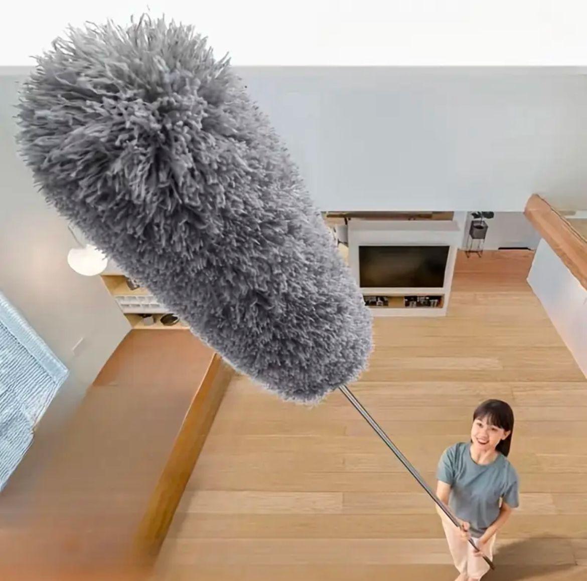 Telescopic microfibre duster.