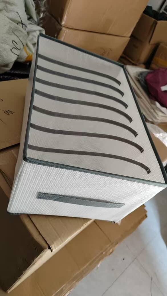 8 grid Jeans Compartment Storage Box