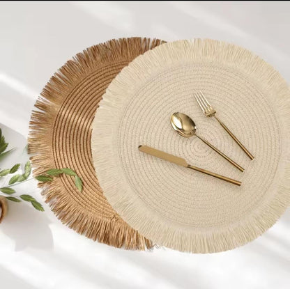 High-quality woven table/placemats.