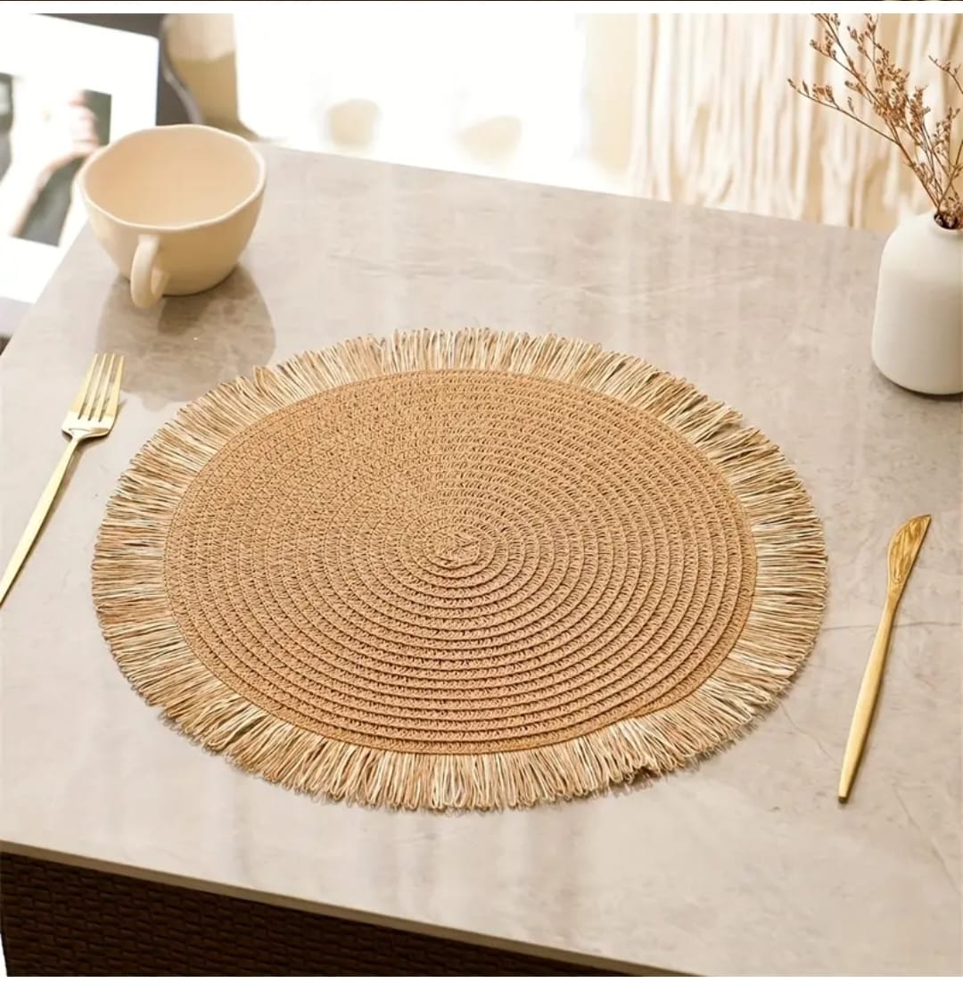 High-quality woven table/placemats.