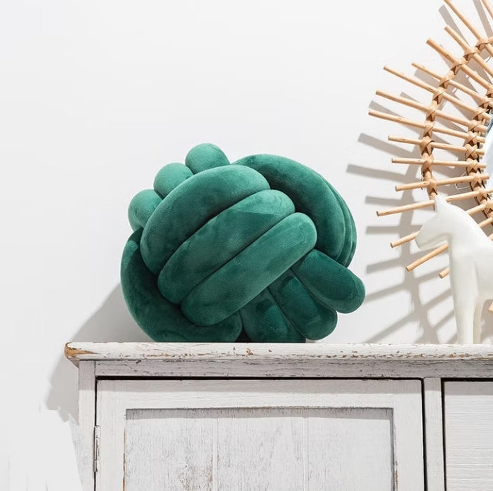 Knot pillows
