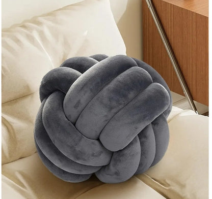 Knot pillows