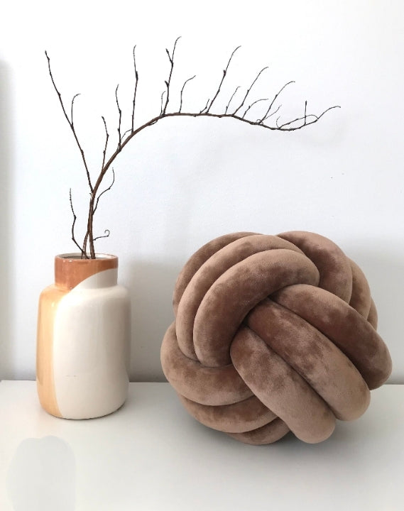 Knot pillows
