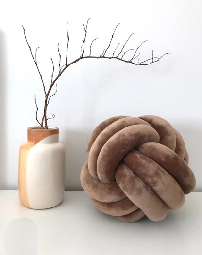 Knot pillows