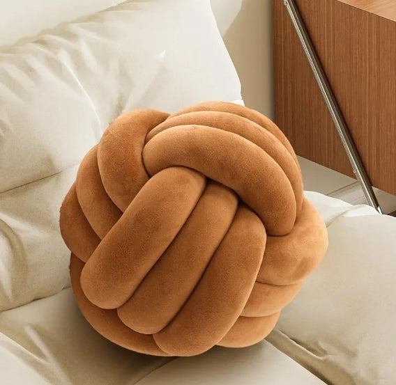 Knot pillows