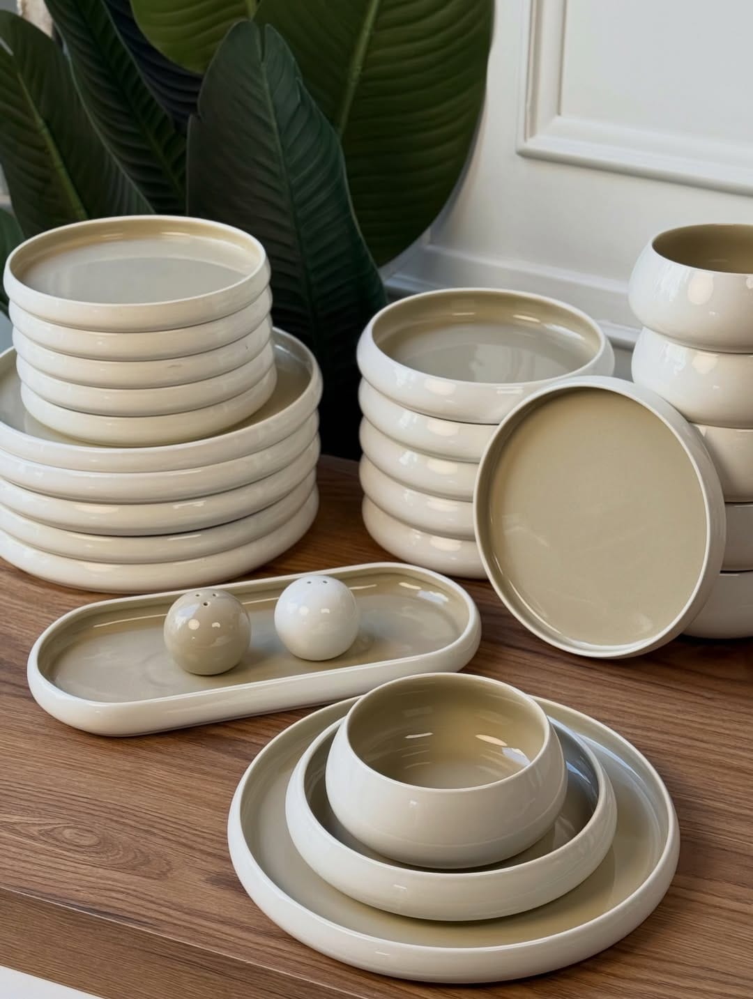 Elegant European Double Glaze Porcelain Dinner set 