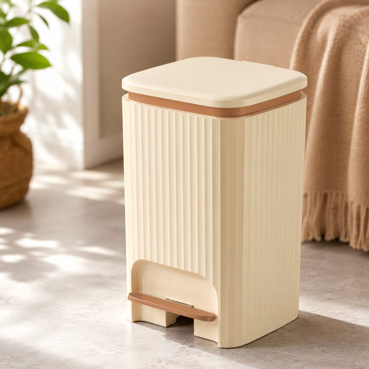 Foot Pedal dustbin/trash can