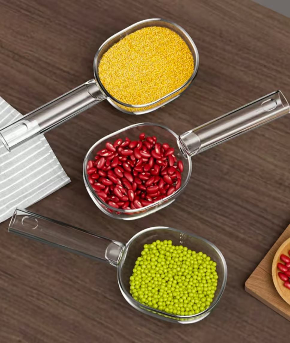 Acrylic scoop