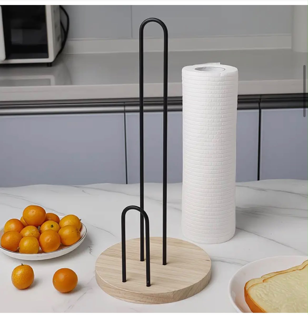 Metal paper towel holder