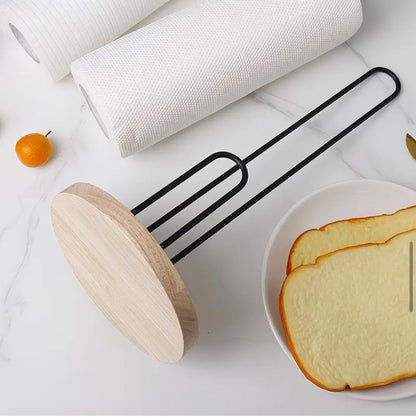 Metal paper towel holder