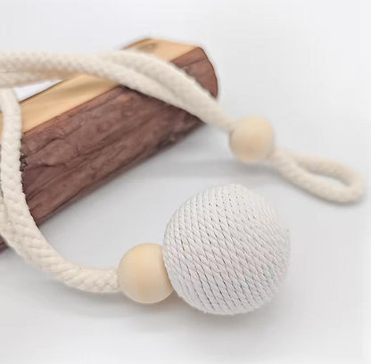 Curtain tieback